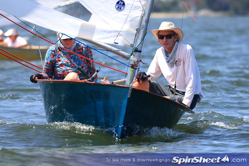 Penguin 8209 racing on the Tred Avon
